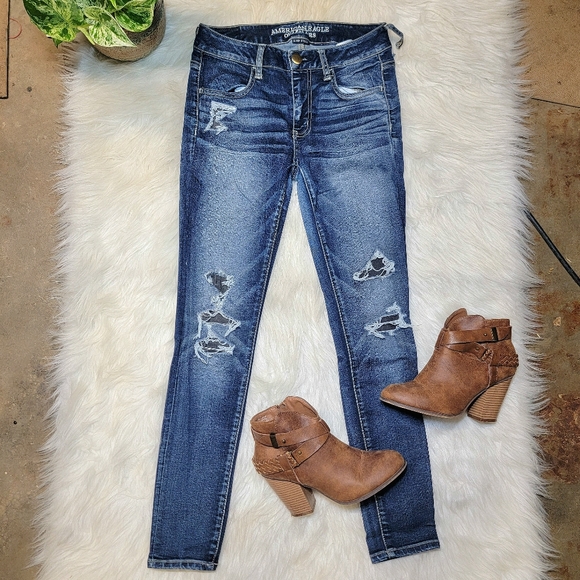 🎉 LAST CHANCE! 🎉 American Eagle Distressed Jeggings / Dark Wash / Size 4 Short - Picture 12 of 12
